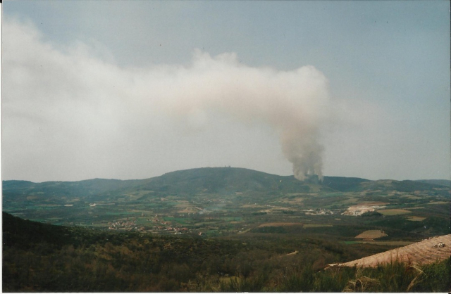 Avistamento dun incendio forestal, imaxe de Wikimedia Commons