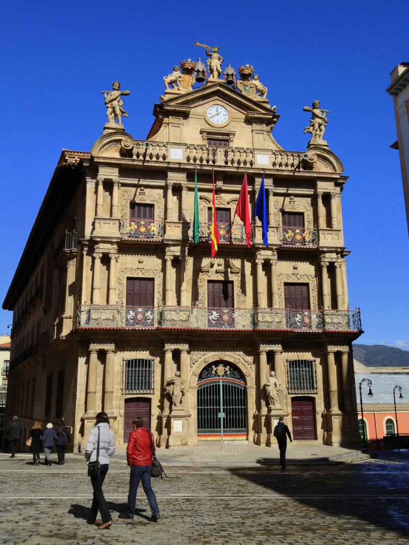 Ayuntamiento de Pamplona en Plaza Consistorial - Ainars Brūvelis Wikicommons