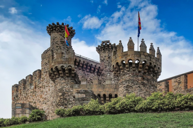 Castillo Templario de Ponferrada - Wikimedia Commons/Antonio Moreno Nadal