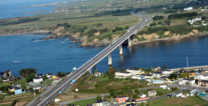 A Ponte dos Santos une Galicia e Asturias