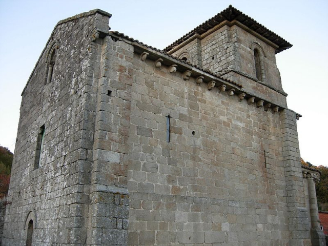Iglesia de San Miguel de Eiré (Pantón) - Wikimedia Commons/José Antonio Gil Martínez
