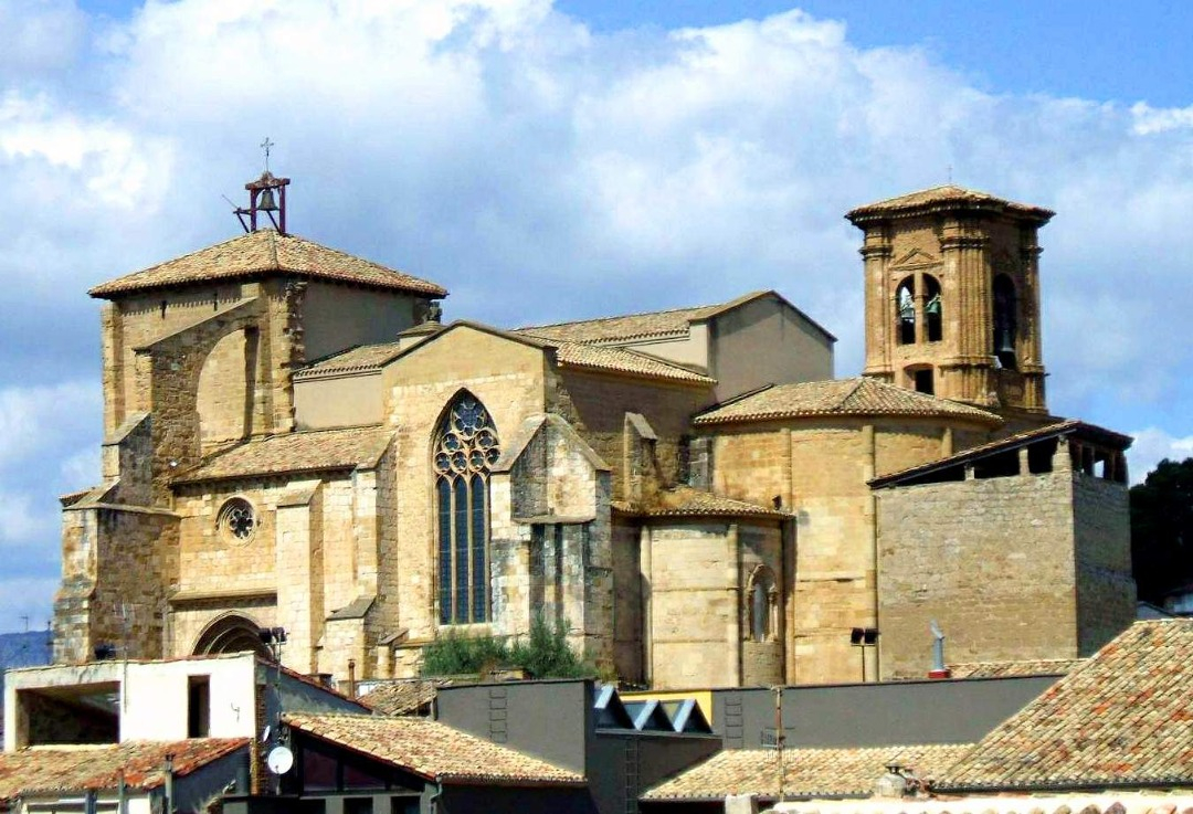 Iglesia de San Miguel - Wikipedia Commons/Zarateman