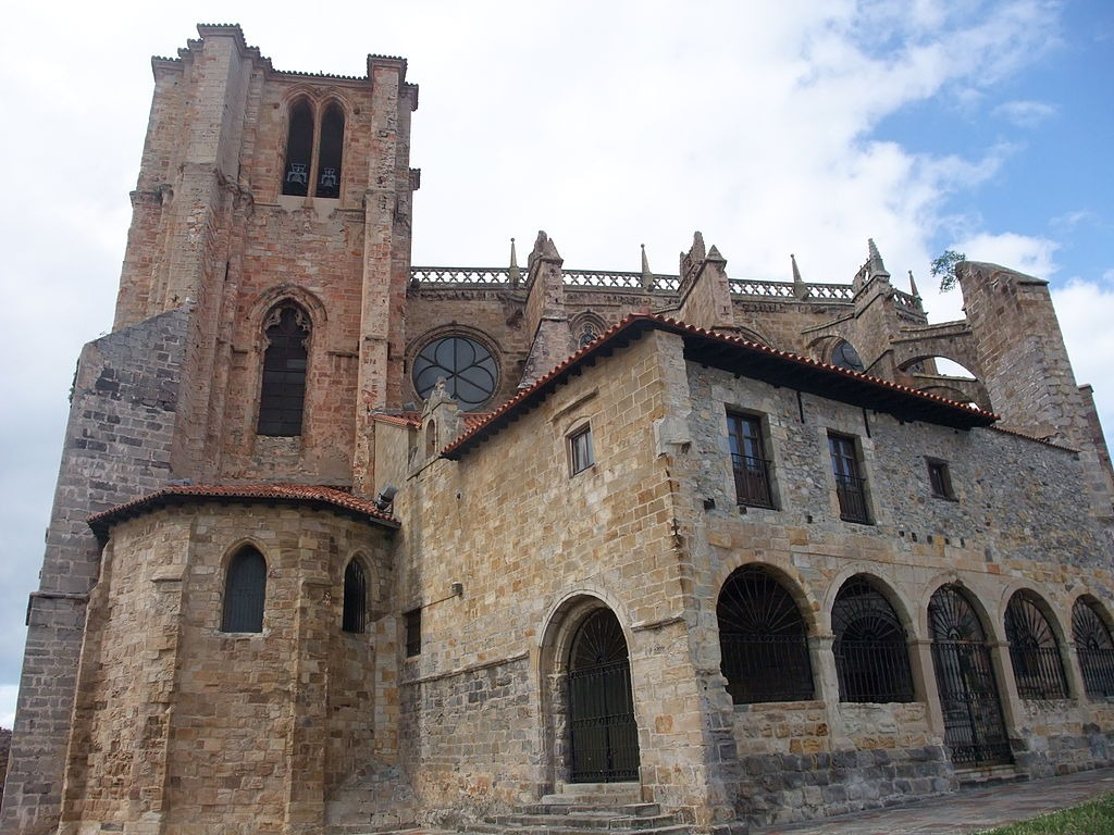 Iglesia de Santa María de la Asunción (Castro Urdiales) - Wikimedia/Javi Guerra Hernando