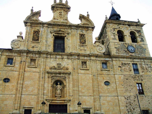 Igrexa de San Nicolás de Villafranca, imaxe de Wikimedia Commons