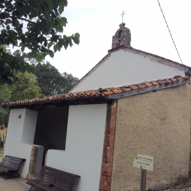 Llampaxuga, la capilla de la Virgen del Carmen