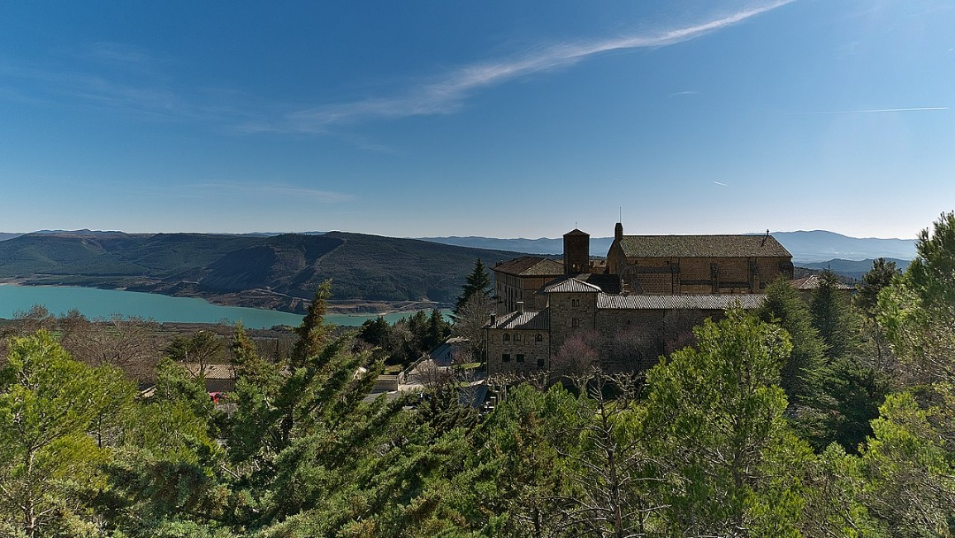 Monasterio de Leyre - Wikimedia Commons/Jl FilpoC