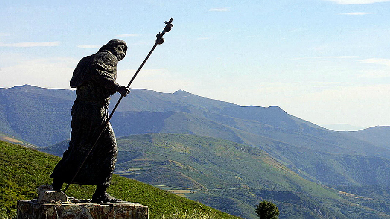 Monumento al Peregrino en el alto de San Roque / Fotografía de Óscar Cela