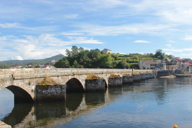 Puente romano de Ponte Sampaio - Wikimedia commons/JCNazza