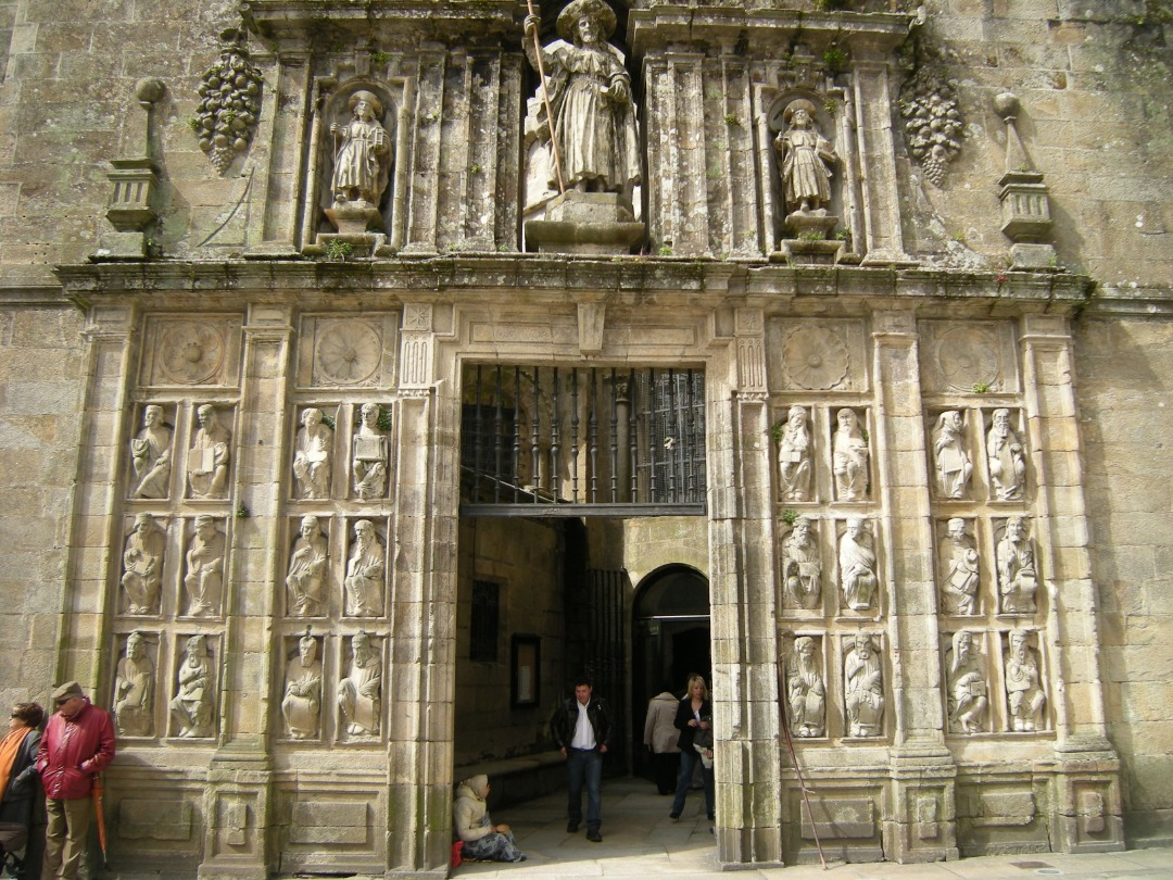 Puerta Santa de Santiago - José Antonio Gil Martínez / Wikipedia