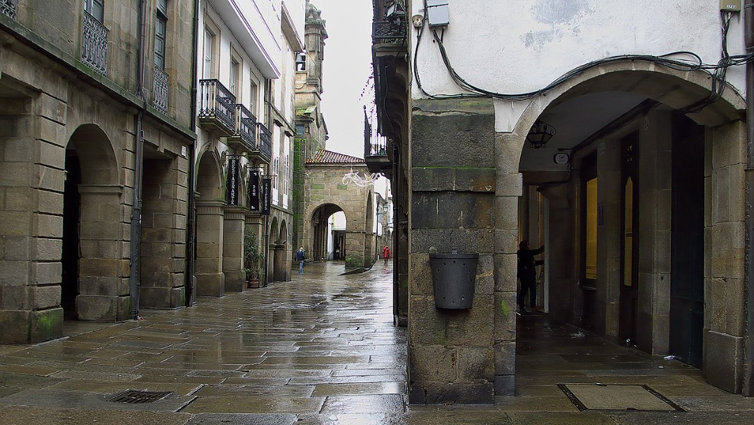 Rúa Nova en Santiago de Compostela - Wikimedia Commons / Autor: Jose Luis Filpo Cabana