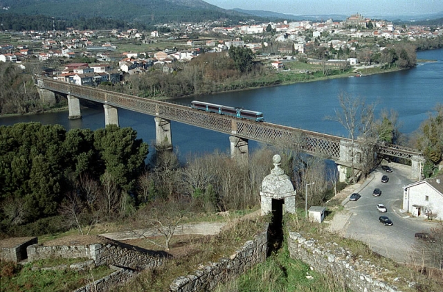 View of the international bridge of Tui/ photograph by Xulio Vilariño